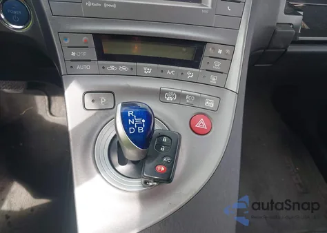 2015 Toyota Prius Plug-In z USA, uszkodzony, nr VIN JTDKN3DP9F3065908